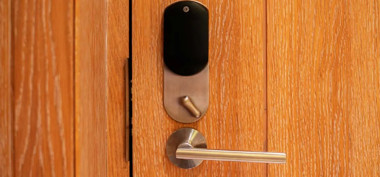Automatic Locking Door Knob Cambridge